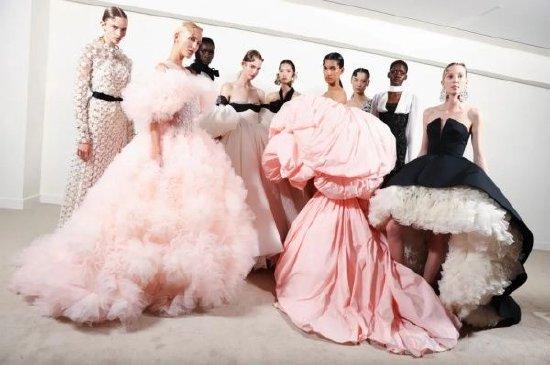 明星穿高定亮相红毯，为何遭客户投诉？